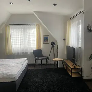 - Hh Airport Bed and breakfast